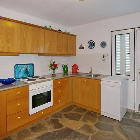 Flora Views Exciting Imagination, 2